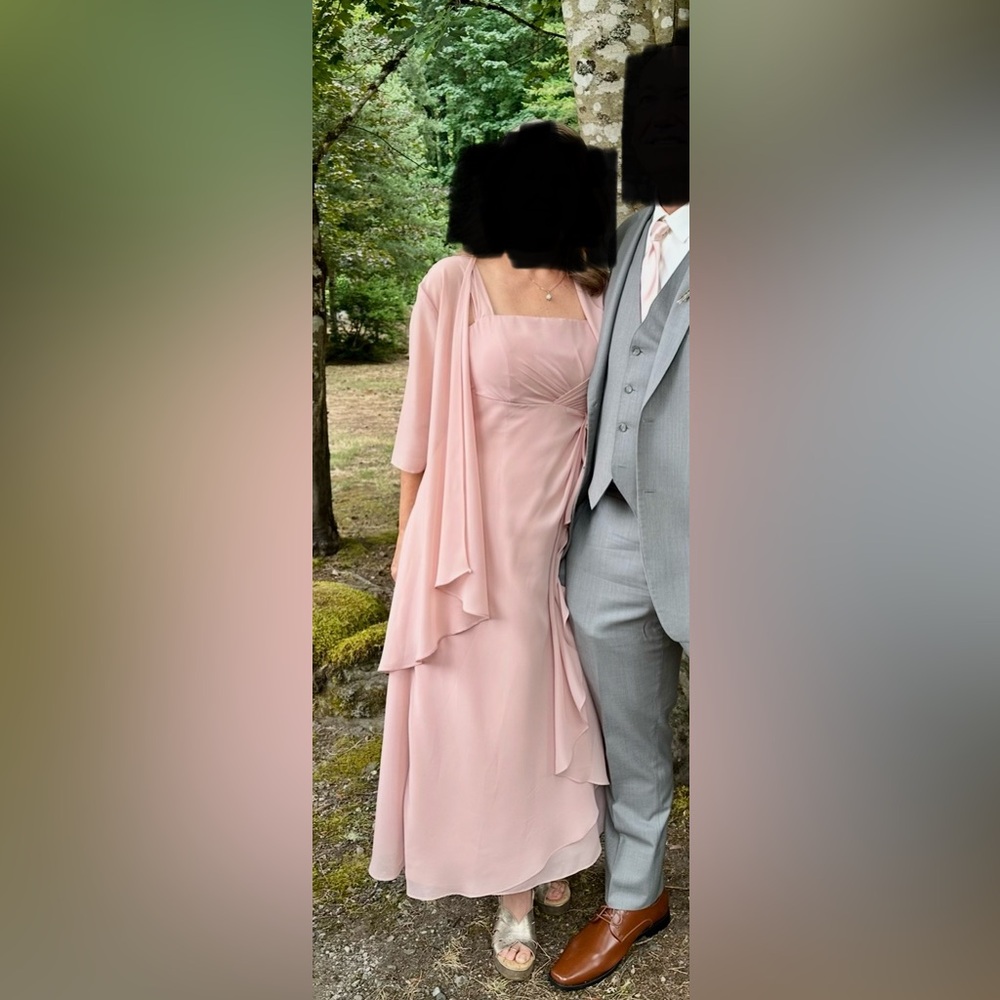 Elegant Mother of the bride 2-Piece dress in Dusty Rose - Picture 8 of 9